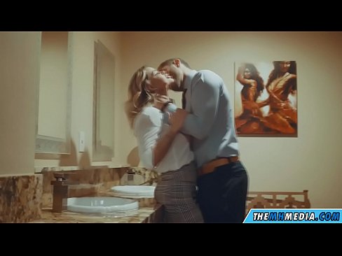 ❤️ Wenn eine vollbusige Blondine dich in einer öffentlichen Toilette verführt ❤ Anal porn bei porn de.bencoineth.top ☑